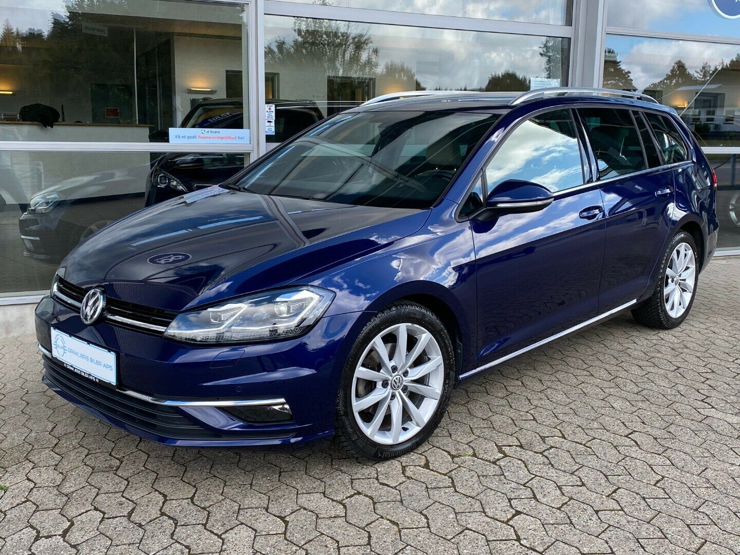 Blå VW Golf VII fra 2018