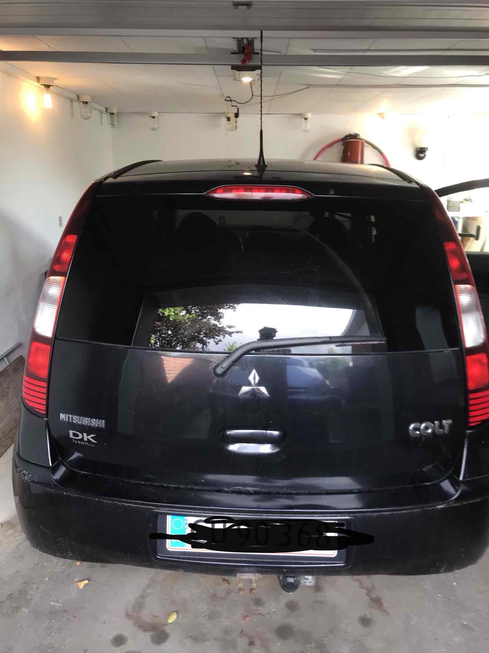 Sort Mitsubishi Colt fra 2008