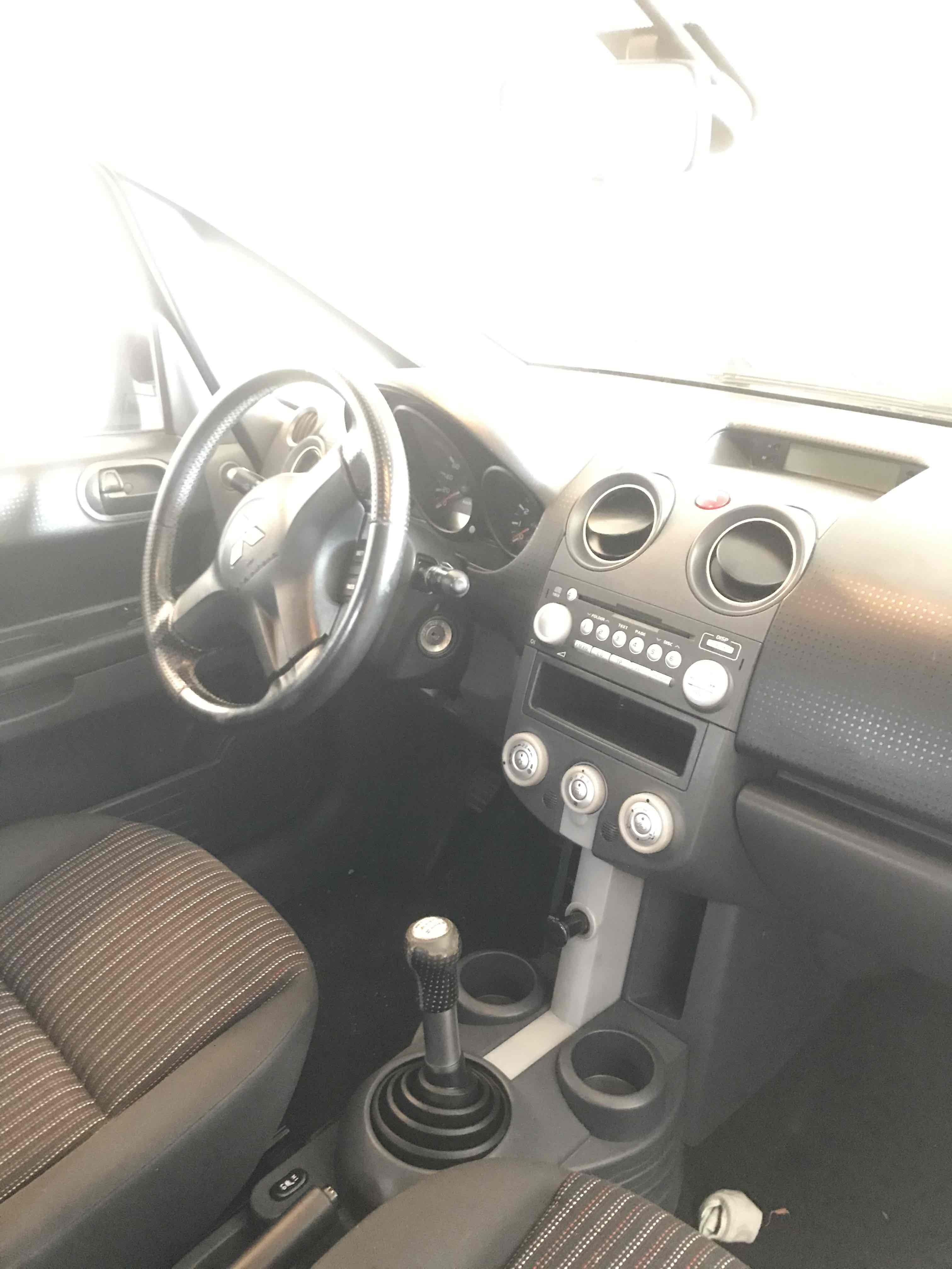 Sort Mitsubishi Colt fra 2008