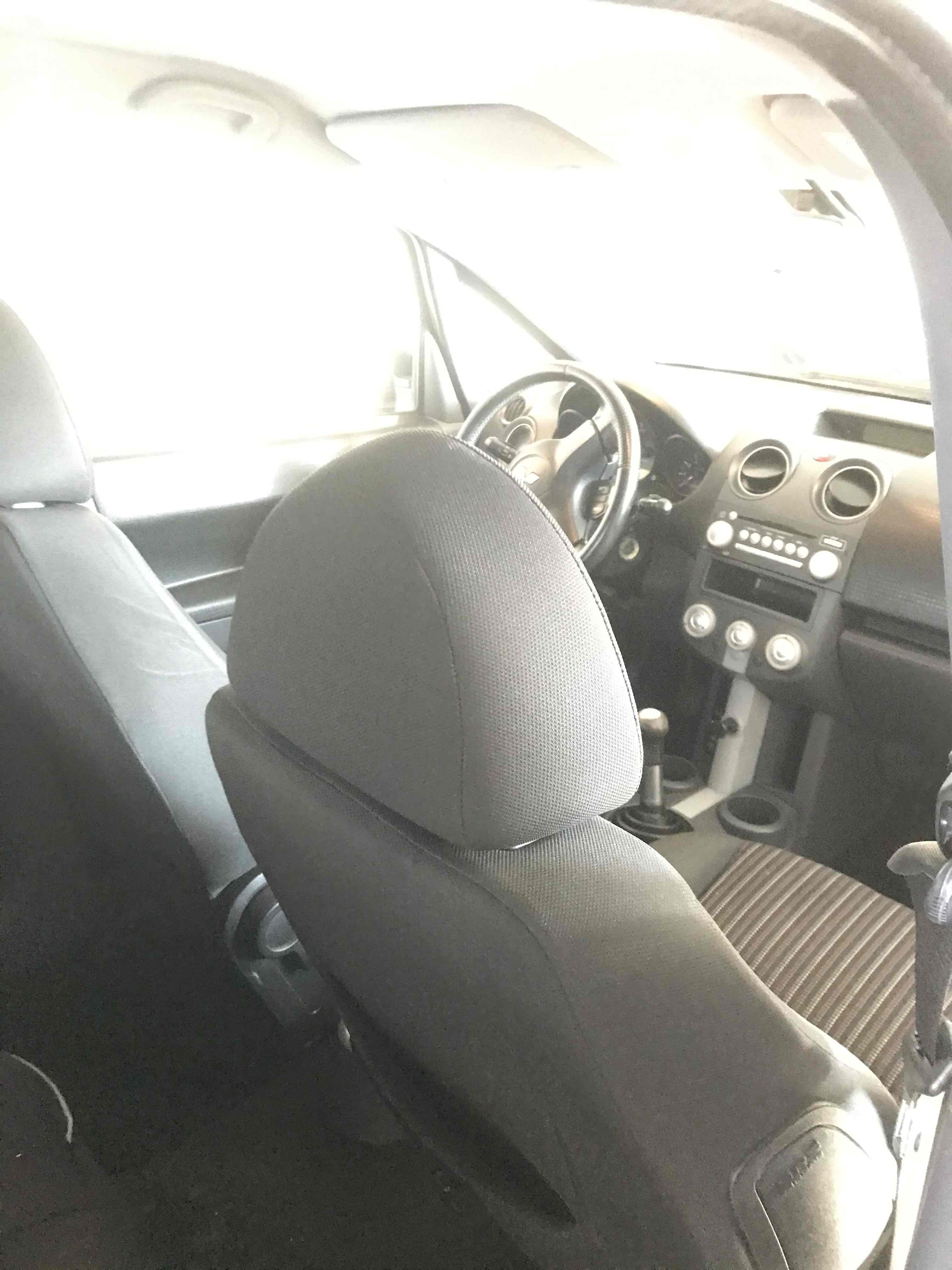 Sort Mitsubishi Colt fra 2008