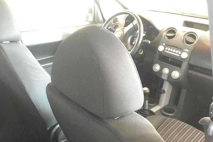 Sort Mitsubishi Colt fra 2008