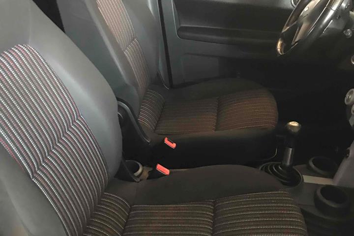 Sort Mitsubishi Colt fra 2008