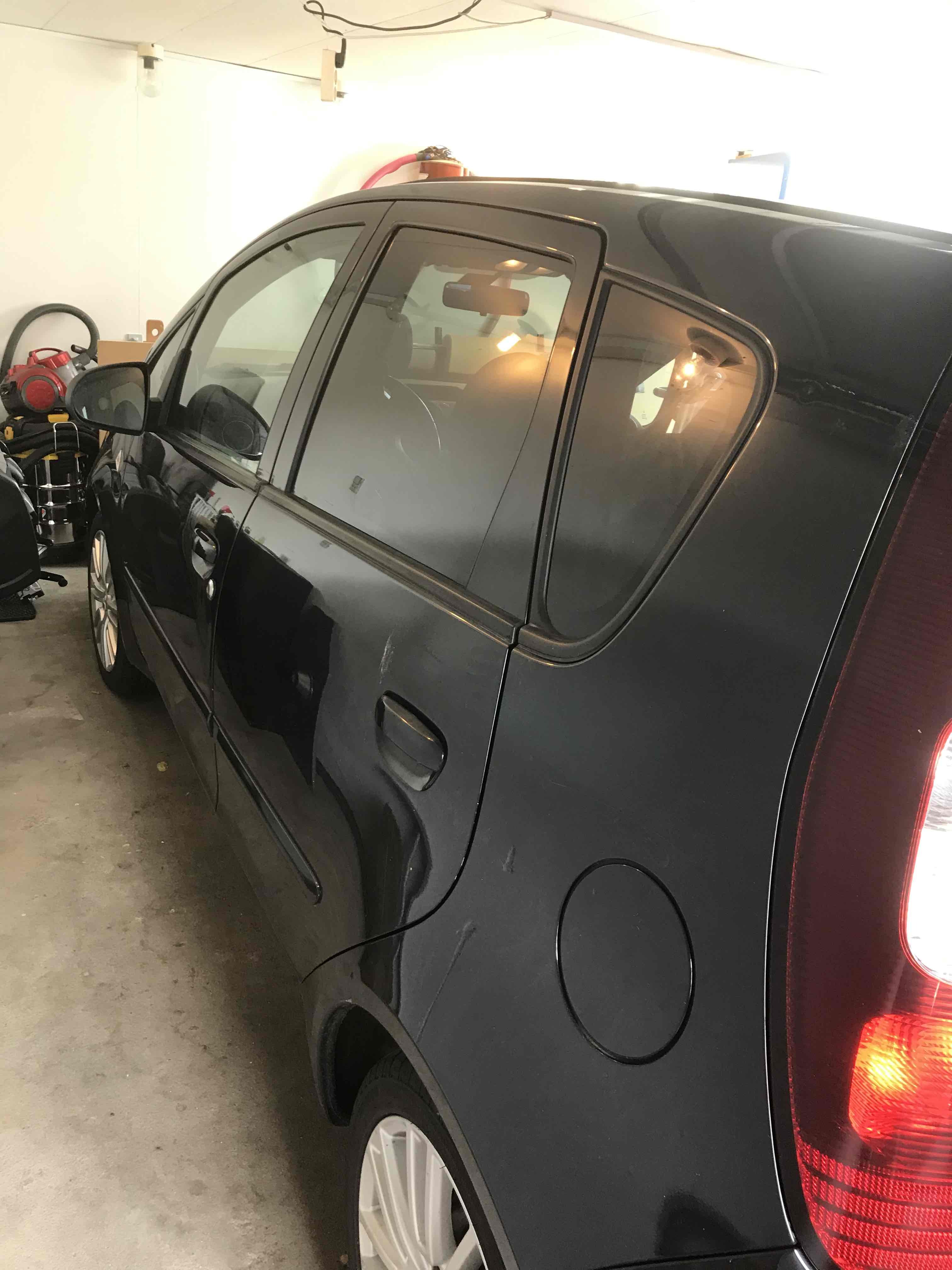 Sort Mitsubishi Colt fra 2008