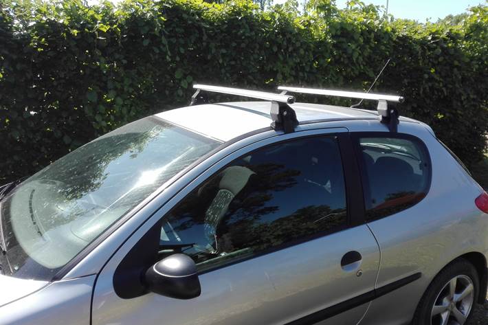 Sølv Peugeot 206 fra 2001