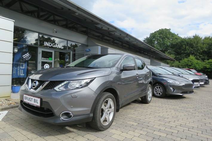 Grå Nissan Qashqai fra 2016