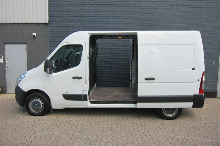 Hvid Opel Movano fra 2017