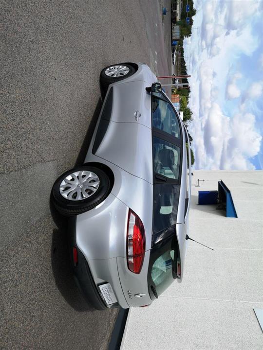 Grå Renault Clio fra 2014
