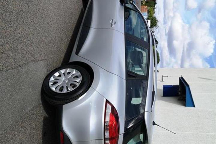 Grå Renault Clio fra 2014