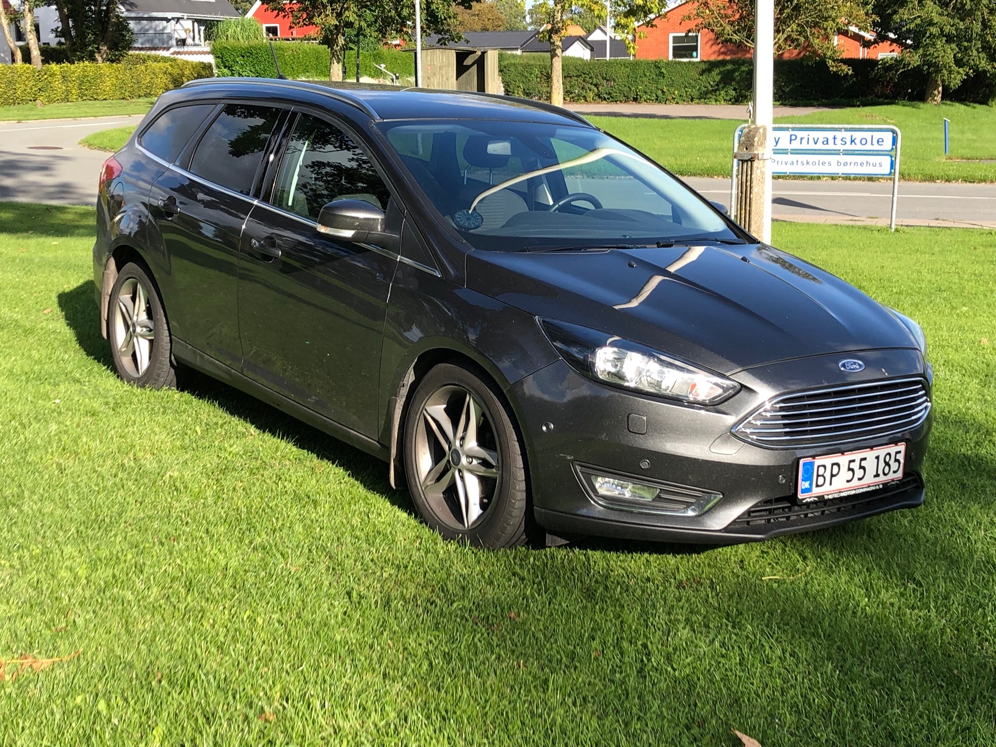Grå Ford Focus fra 2017