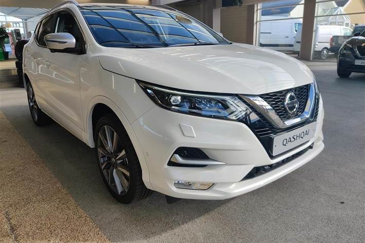 Hvid Nissan Qashqai fra 2020
