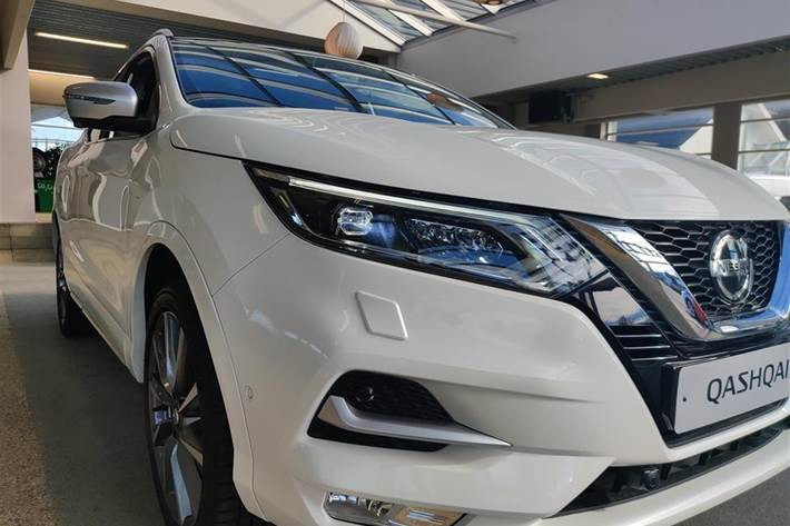 Hvid Nissan Qashqai fra 2020