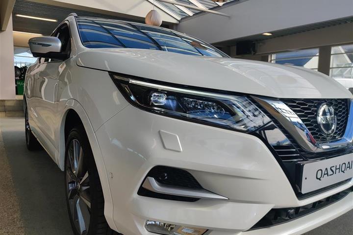 Hvid Nissan Qashqai fra 2020