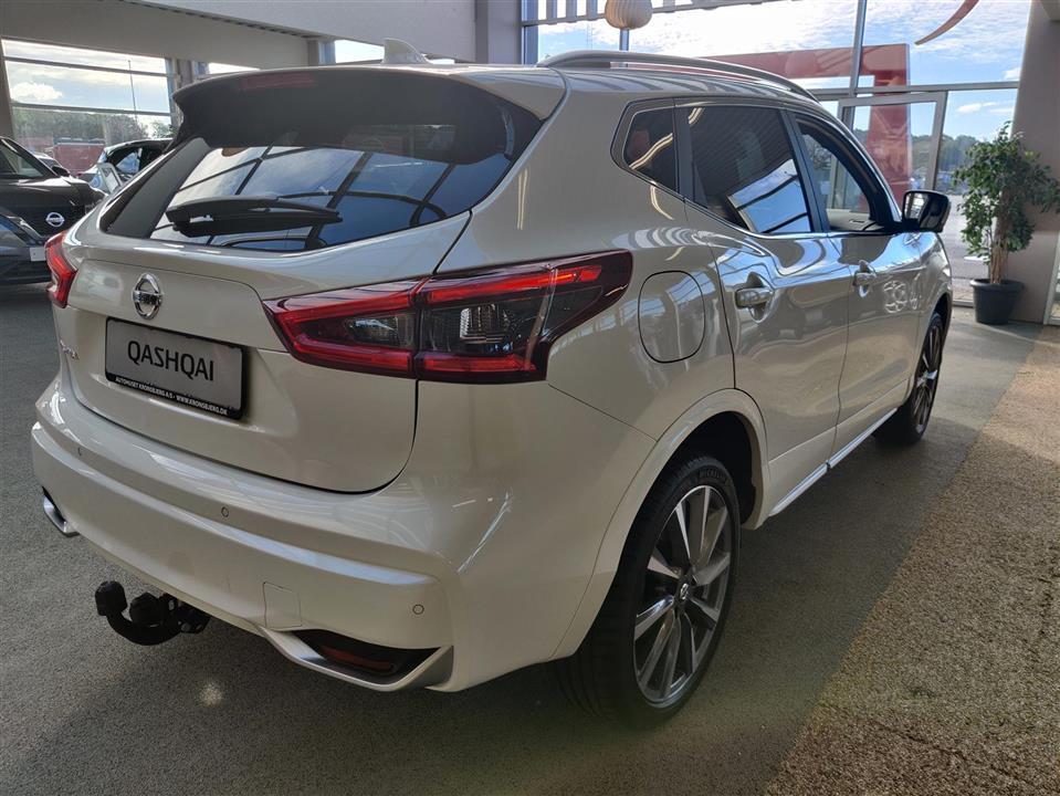 Hvid Nissan Qashqai fra 2020