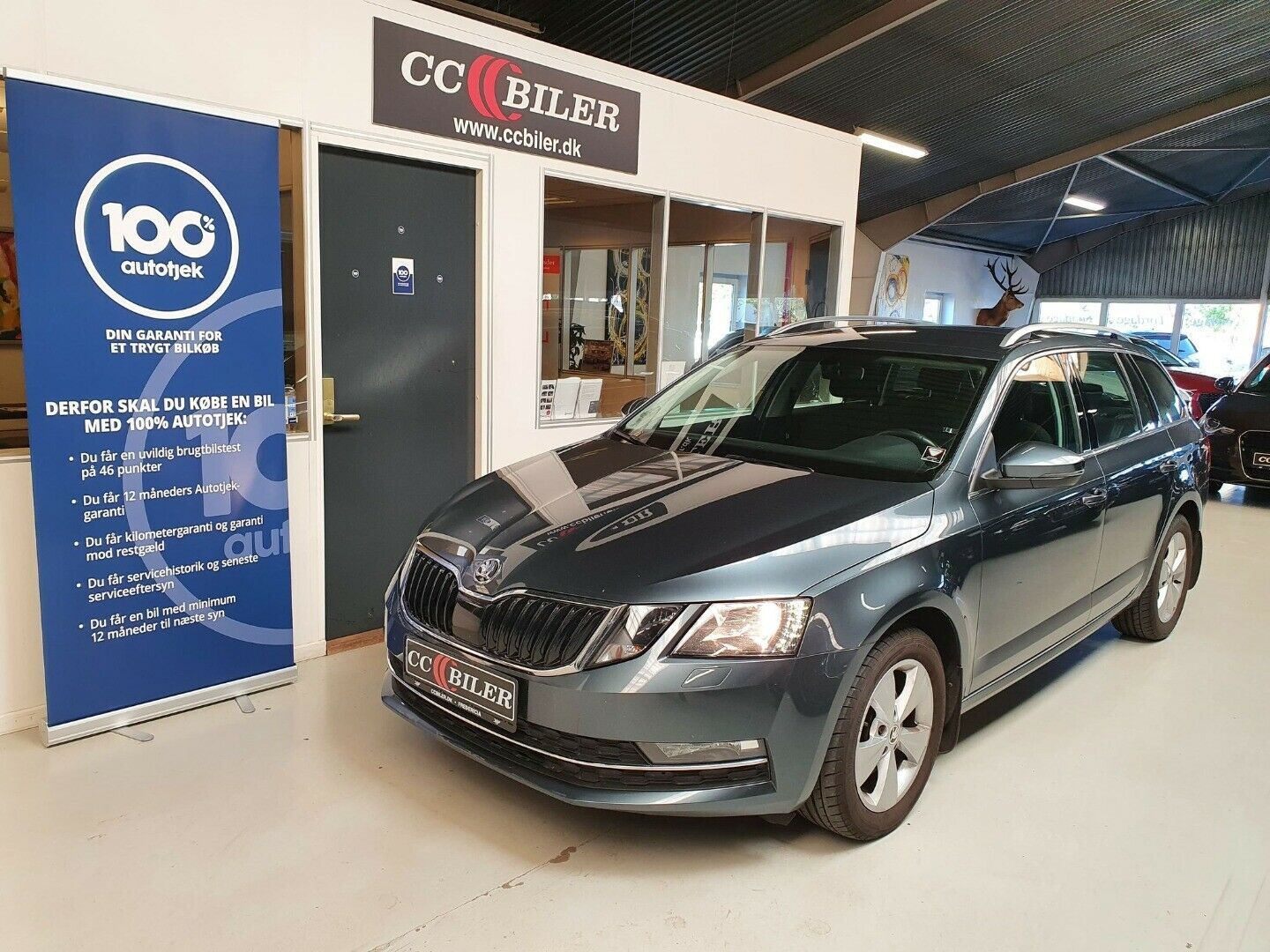Grå Skoda Octavia fra 2018