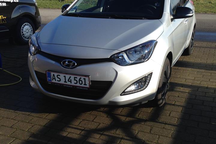 Sølv Hyundai i20 fra 2015
