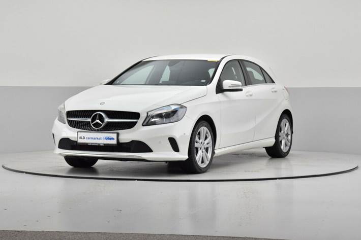 Hvid Mercedes A180 d fra 2016