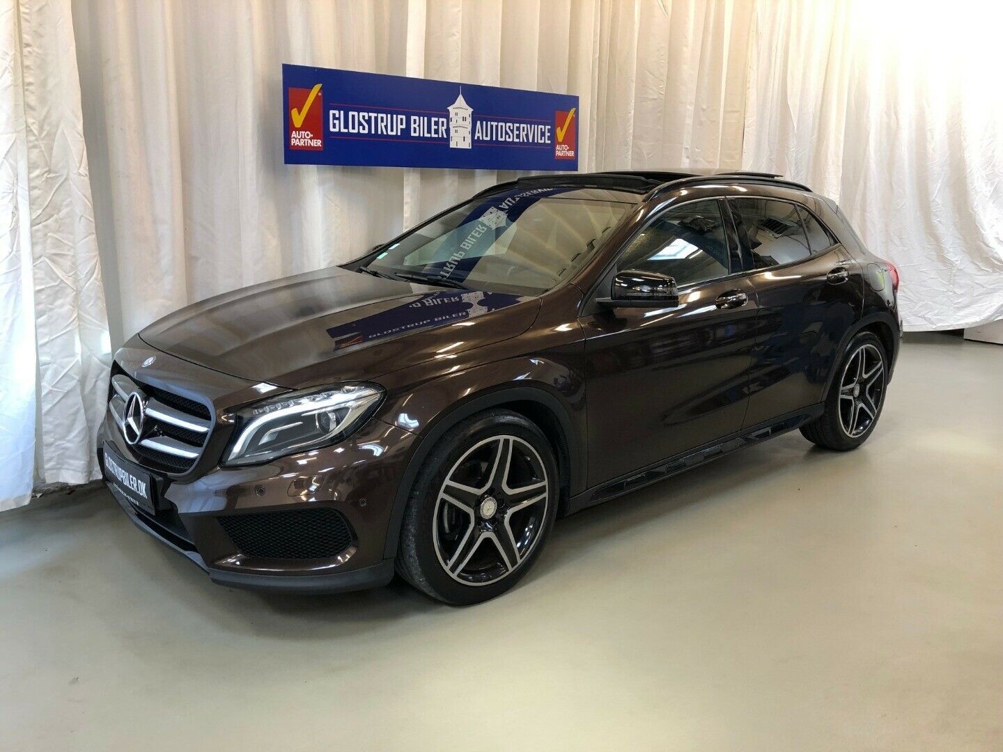 Brun Mercedes GLA200 d fra 2015