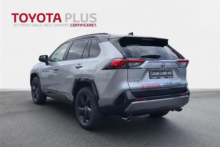 Grå Toyota RAV4 fra 2020