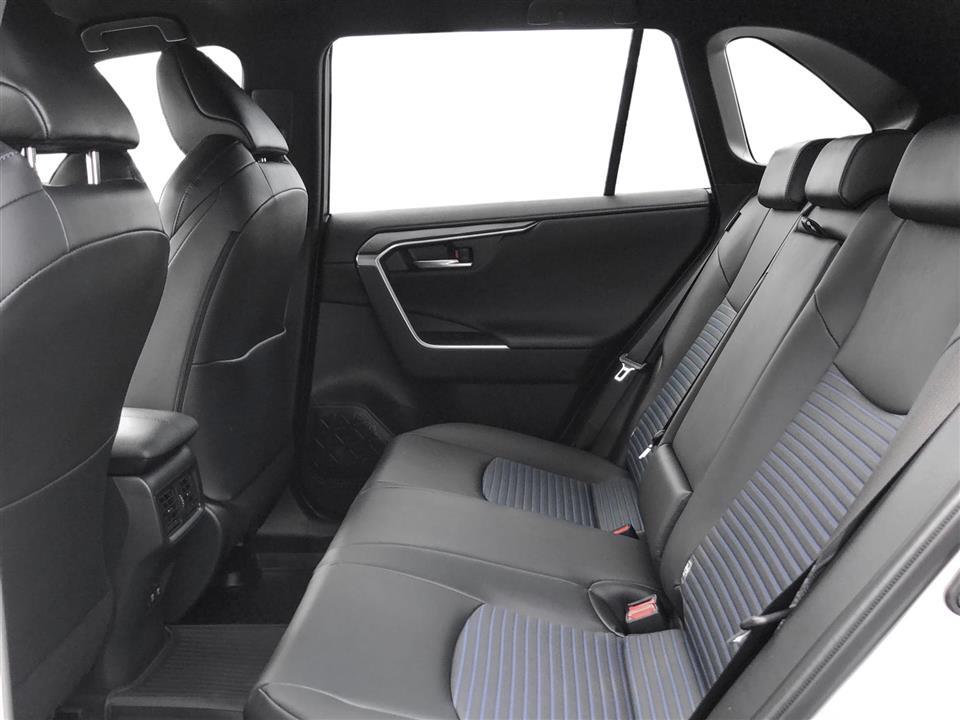 Grå Toyota RAV4 fra 2020
