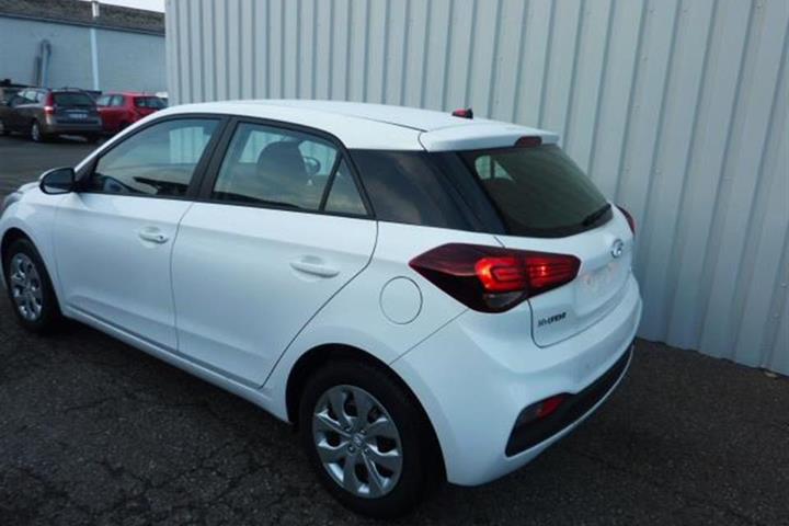 Hvid Hyundai i20 fra 2020