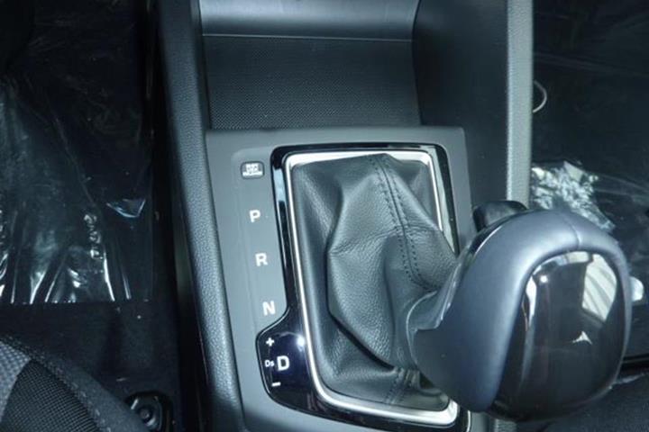 Hvid Hyundai i20 fra 2020