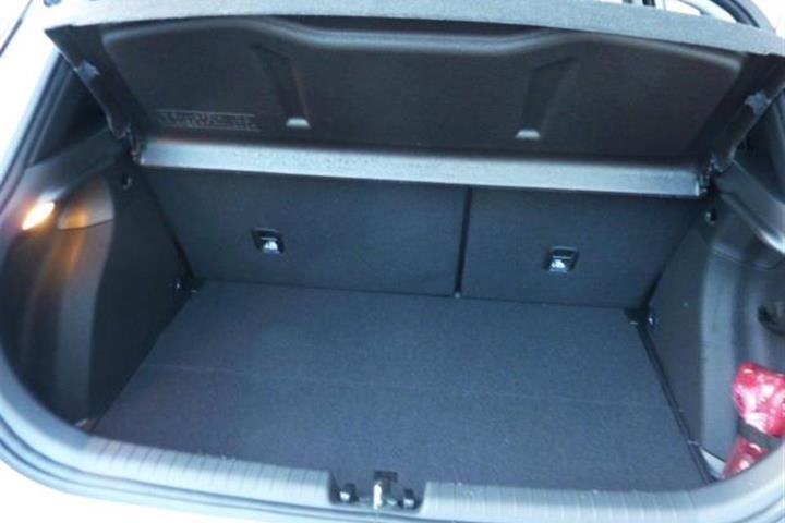 Hvid Hyundai i20 fra 2020