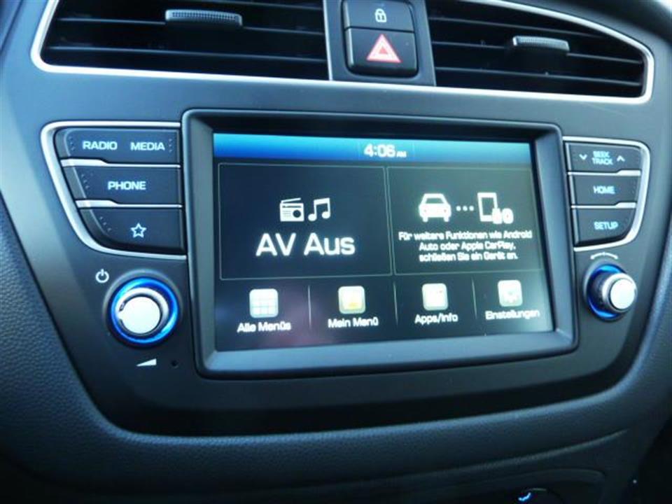 Hvid Hyundai i20 fra 2020