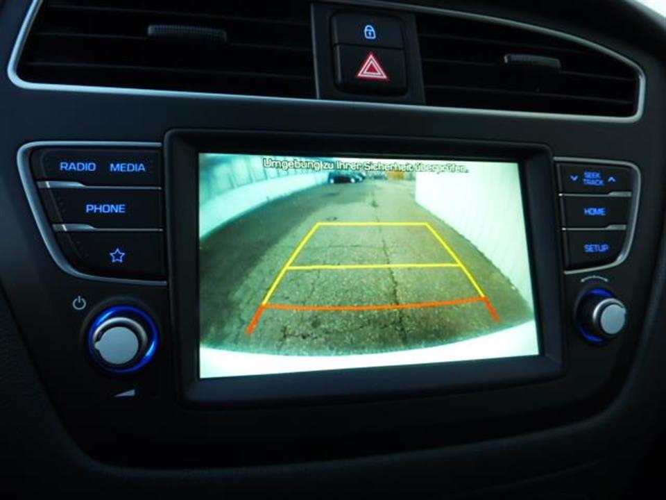 Hvid Hyundai i20 fra 2020