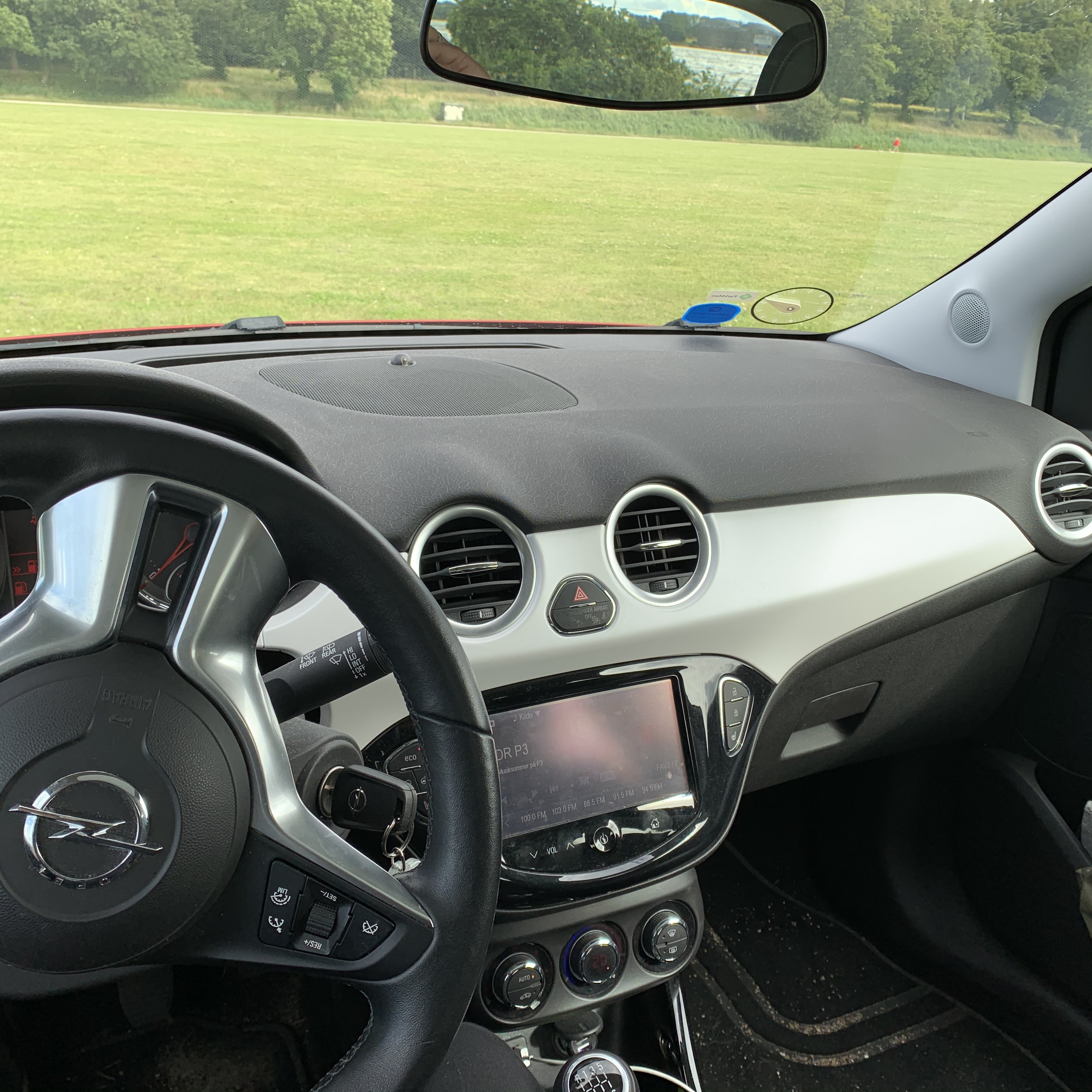 Rød Opel Adam fra 2015