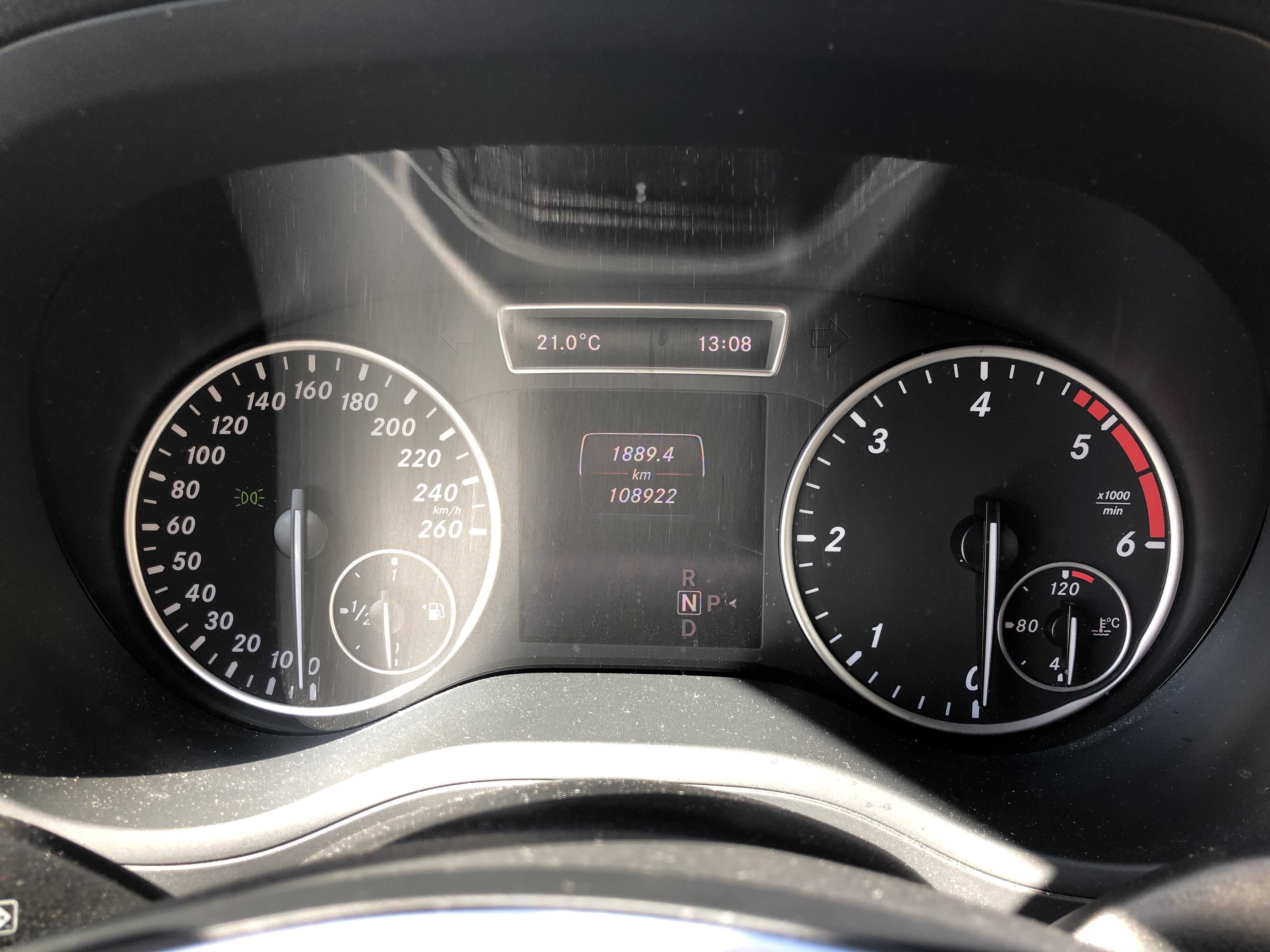 Sort Mercedes B220 fra 2014