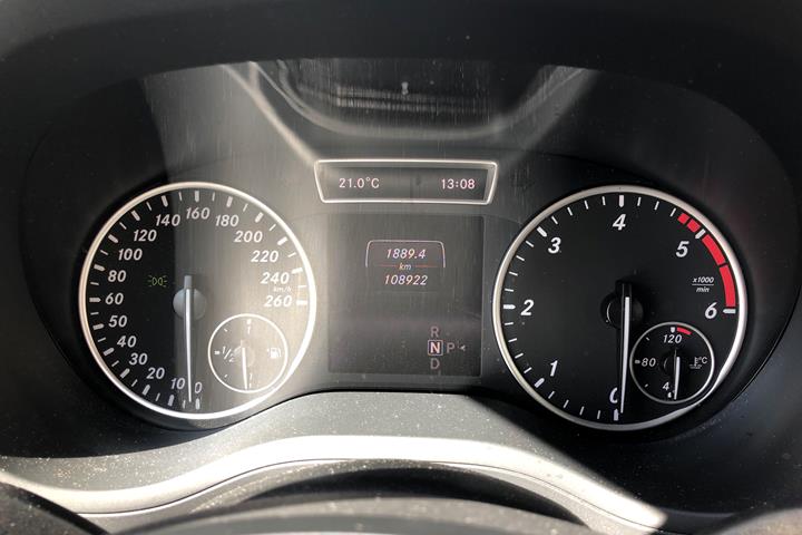 Sort Mercedes B220 fra 2014