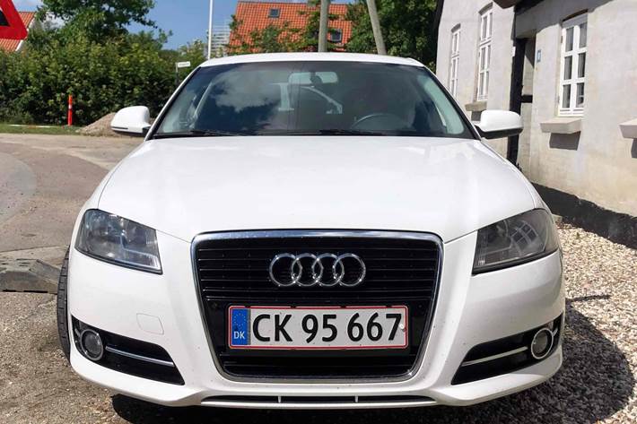 Hvid Audi A3 Sportback fra 2012