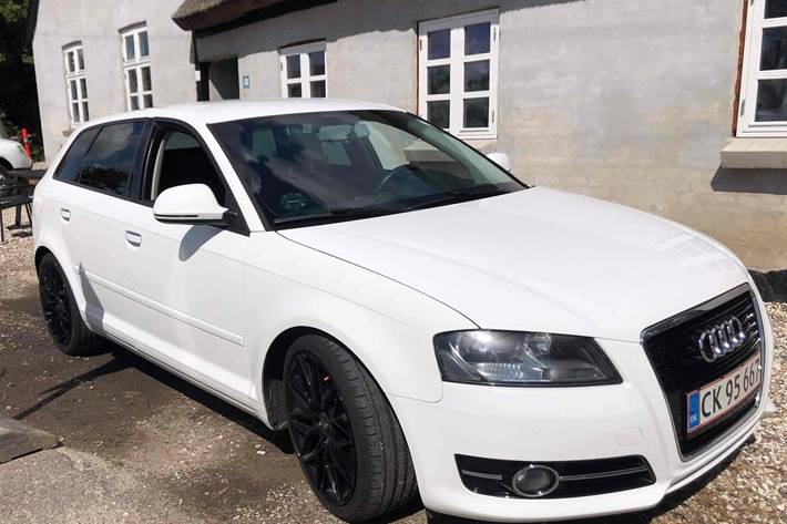 Hvid Audi A3 Sportback fra 2012