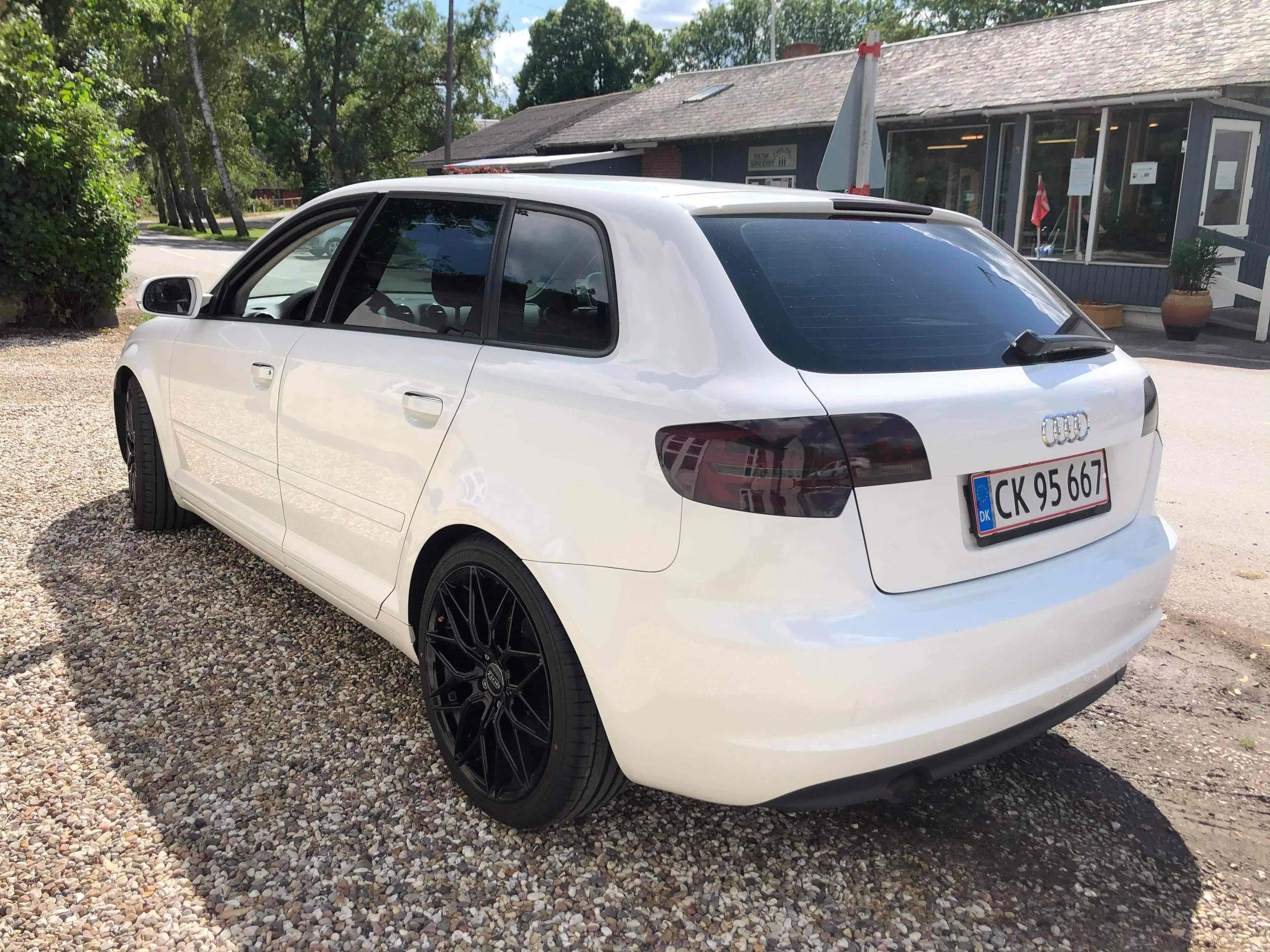 Hvid Audi A3 Sportback fra 2012