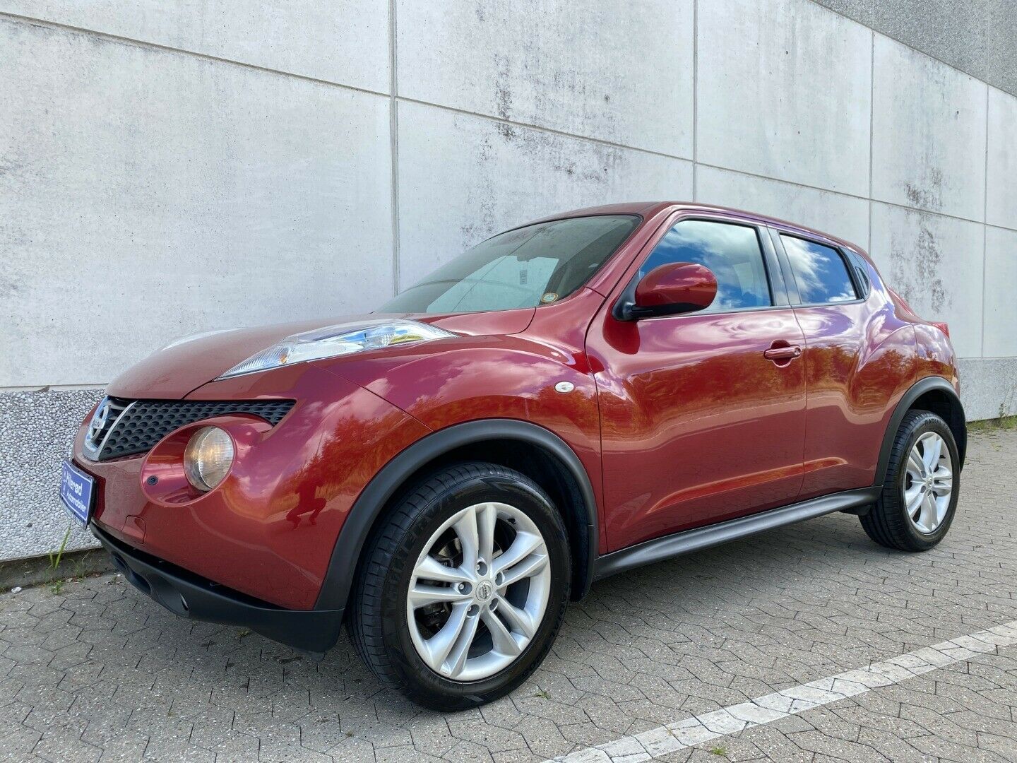 Grå Nissan Juke fra 2012