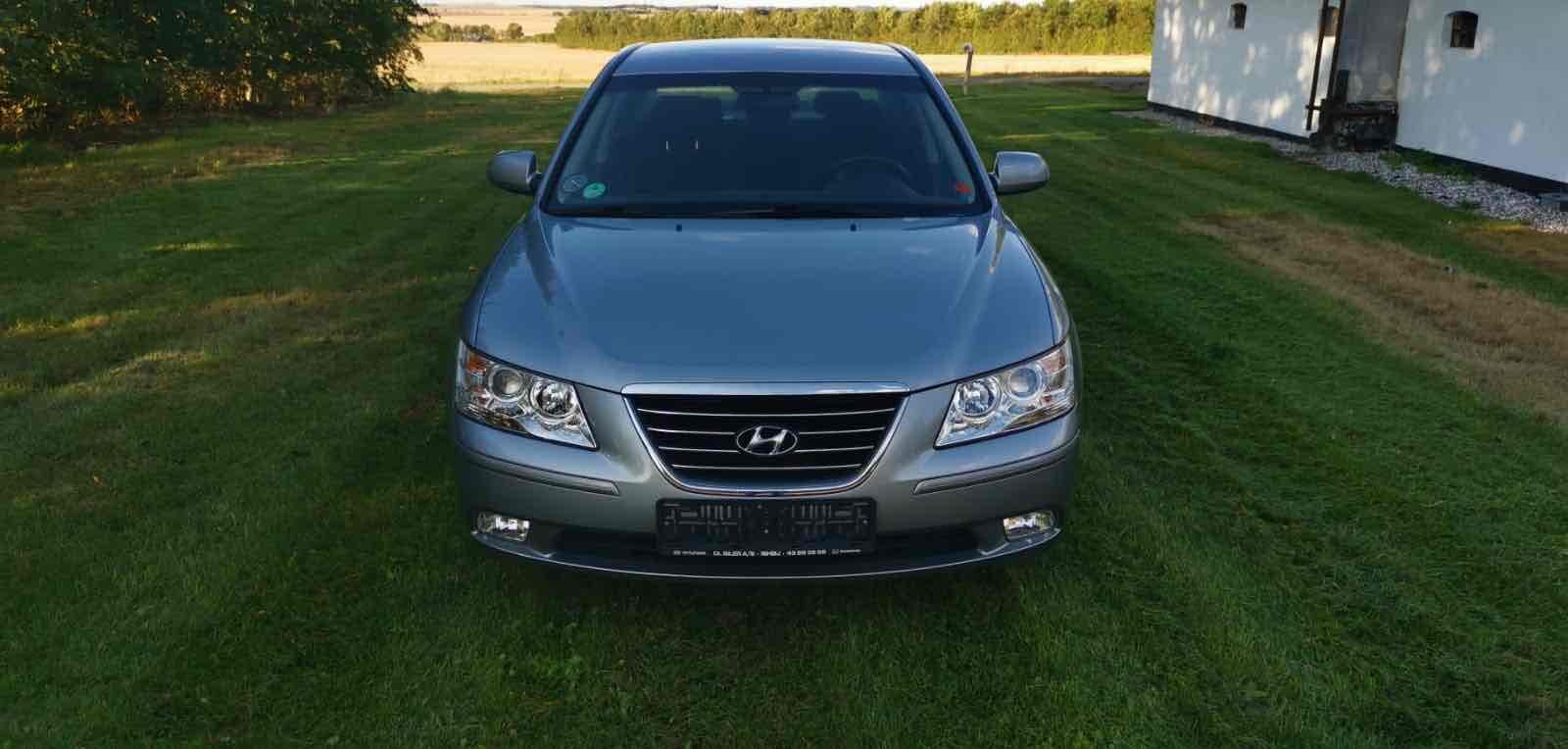 Sølv Hyundai Sonata fra 2009