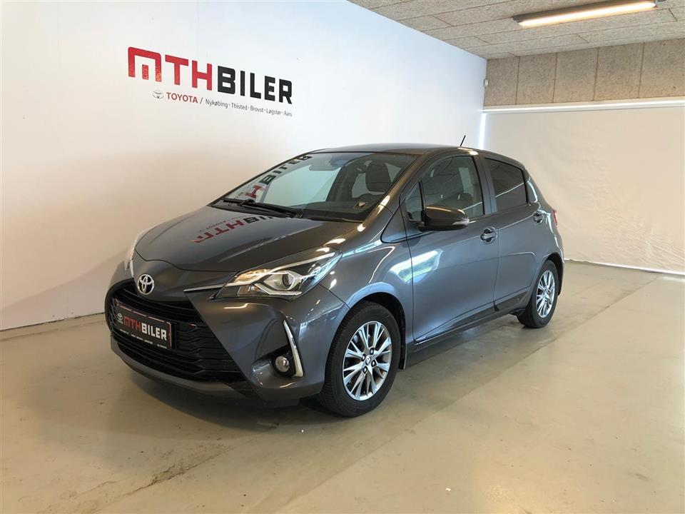 Grå Toyota Yaris fra 2017