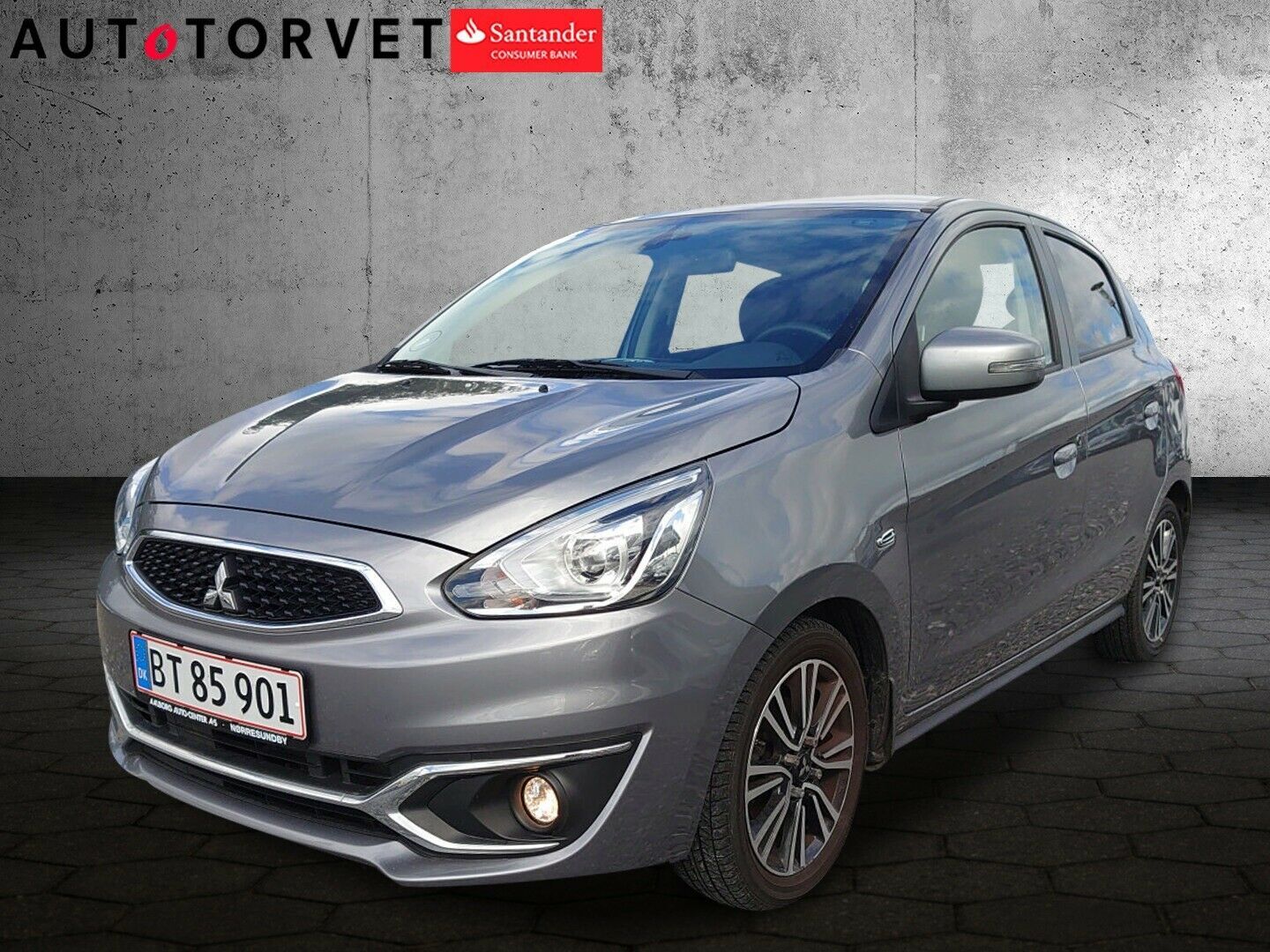 Grå Mitsubishi Space Star fra 2018