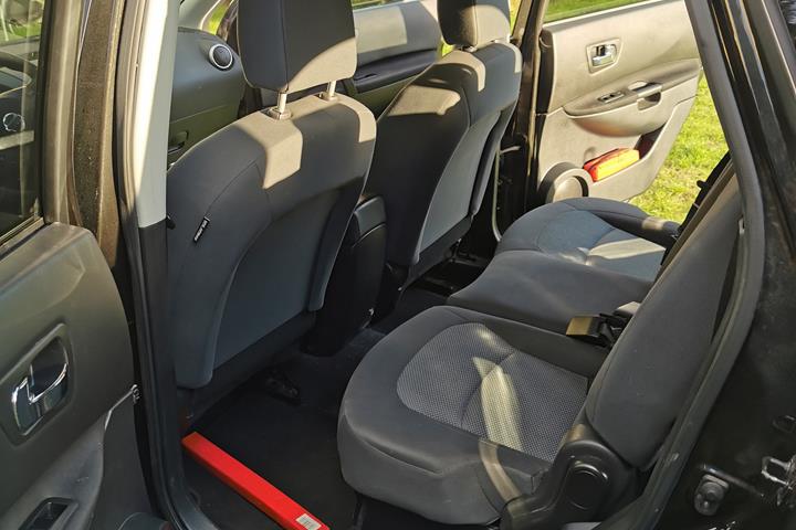 Sort Nissan Qashqai+2 fra 2012