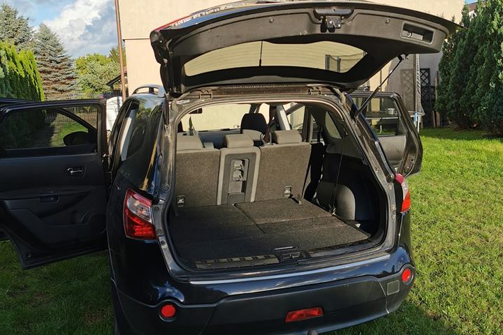 Sort Nissan Qashqai+2 fra 2012