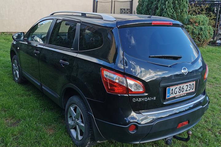 Sort Nissan Qashqai+2 fra 2012