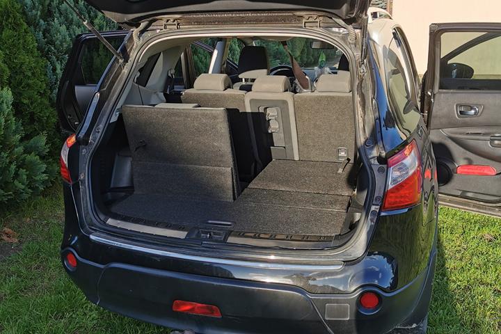 Sort Nissan Qashqai+2 fra 2012