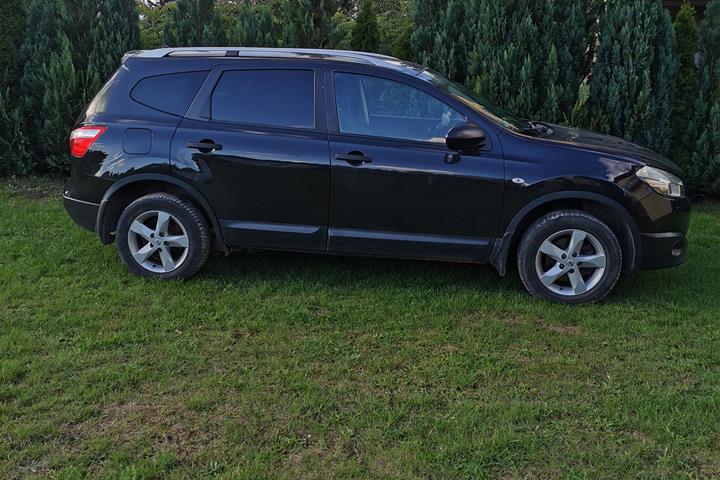 Sort Nissan Qashqai+2 fra 2012