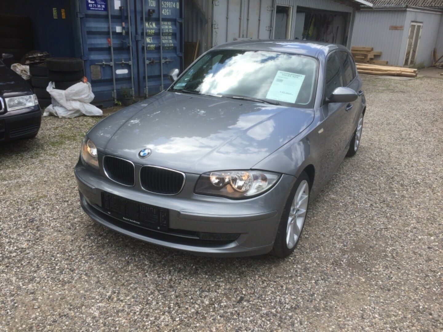 Grå BMW 120d fra 2011