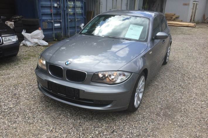 Grå BMW 120d fra 2011