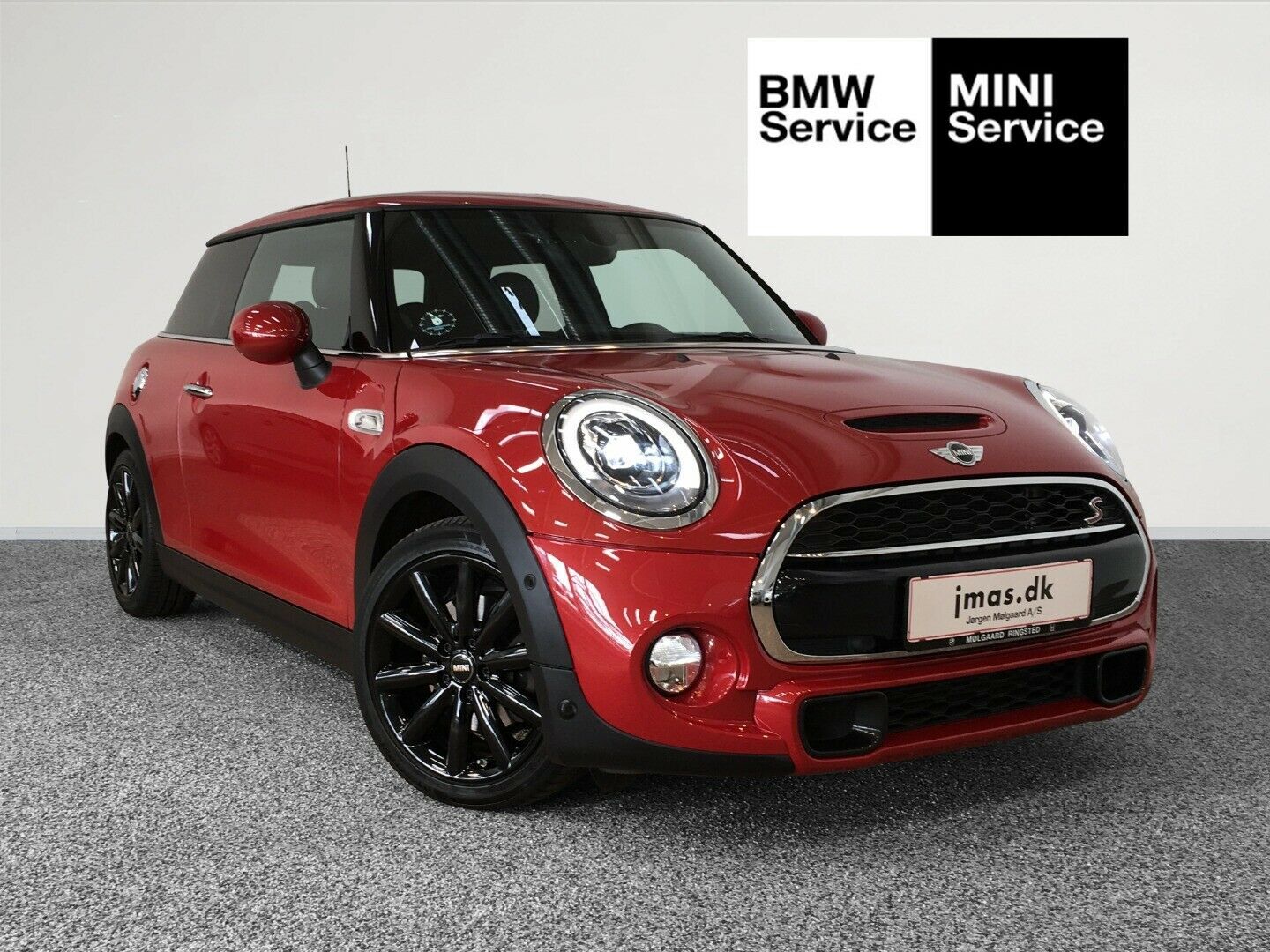 Rød Mini Cooper S fra 2017