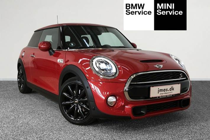 Rød Mini Cooper S fra 2017