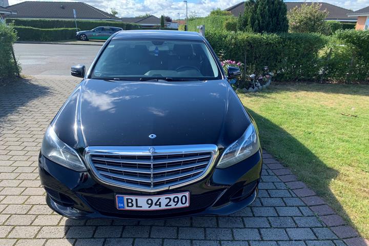 Sort Mercedes 200 E fra 2015