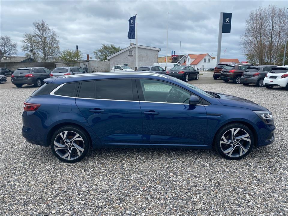 Blå Renault Mégane fra 2018