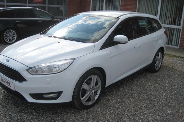Grå Ford Focus fra 2015